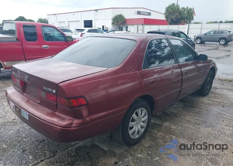 1999 Toyota Camry Le from USA, damaged, VIN 4T1BG22K9XU540931